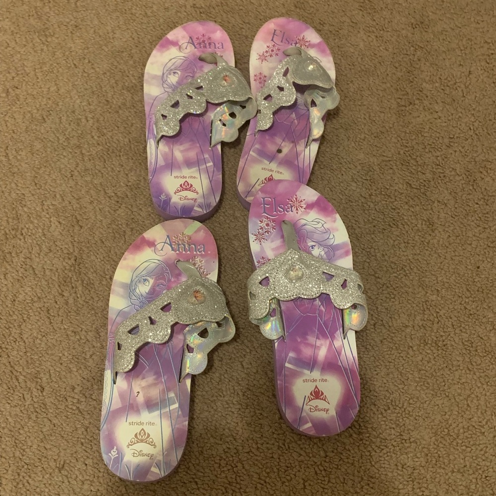 Disney’s Frozen flip flops girls size 2M